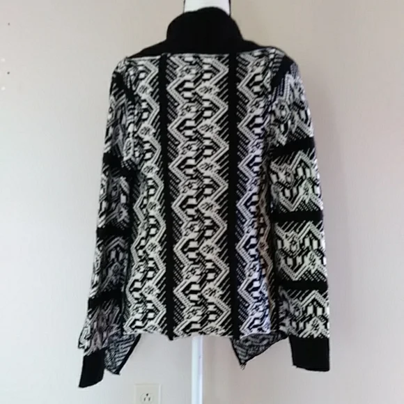 Tobi Asymmetrical Open Front Cardigan Sweater One Size Black White - Picture 9 of 12